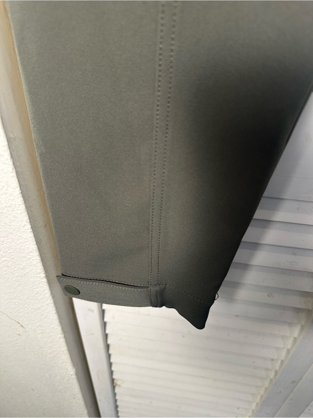 Athleta Olive Green Cargo Jogger Pants with Zip Pockets - Picture 6 of 7